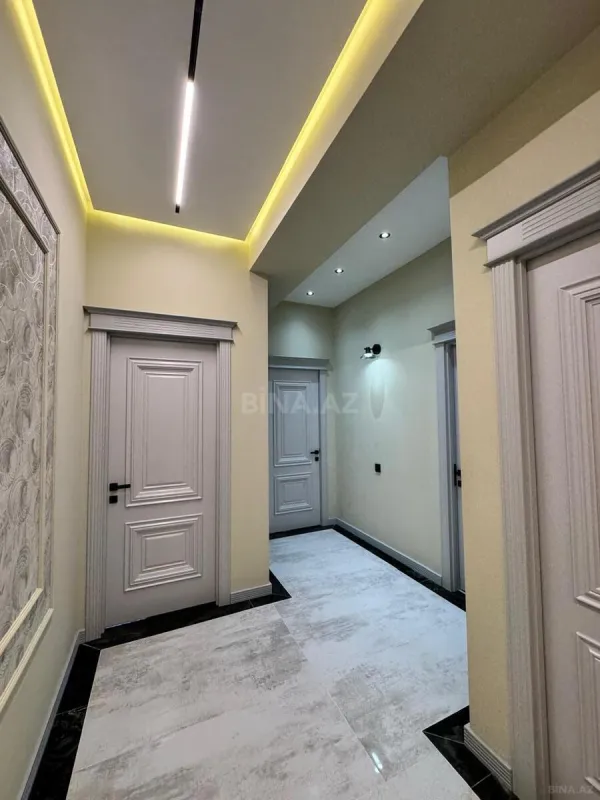 Satılır 4 otaqlı mənzil 132 m²