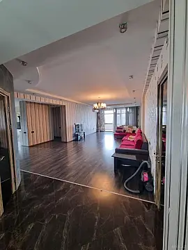 Kirayə verilir 3 otaqlı mənzil 165 m²