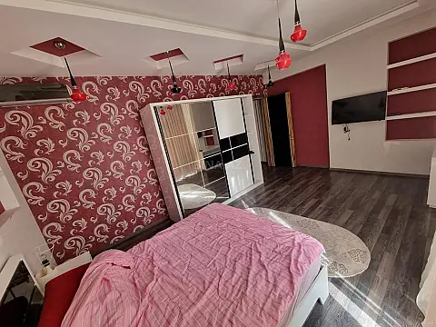 Kirayə verilir 3 otaqlı mənzil 165 m²