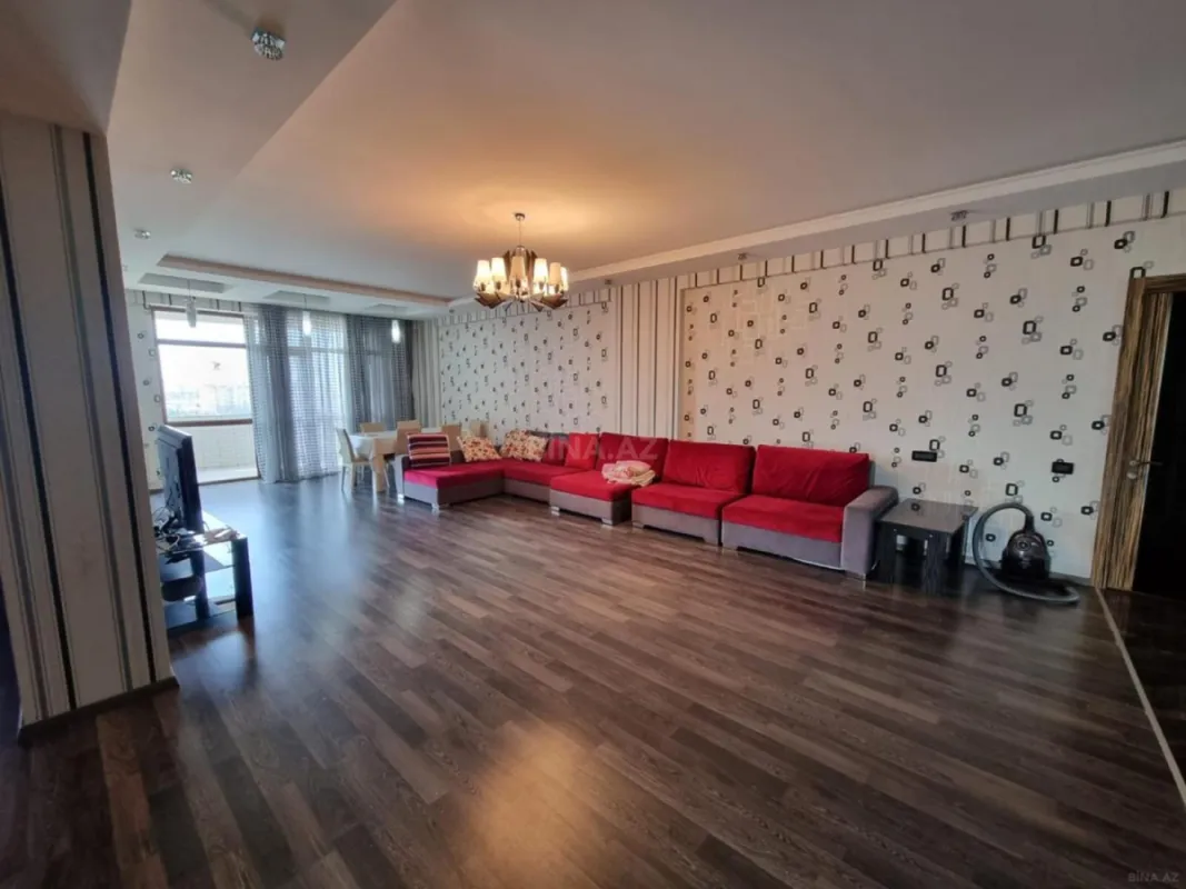Kirayə verilir 3 otaqlı mənzil 165 m²
