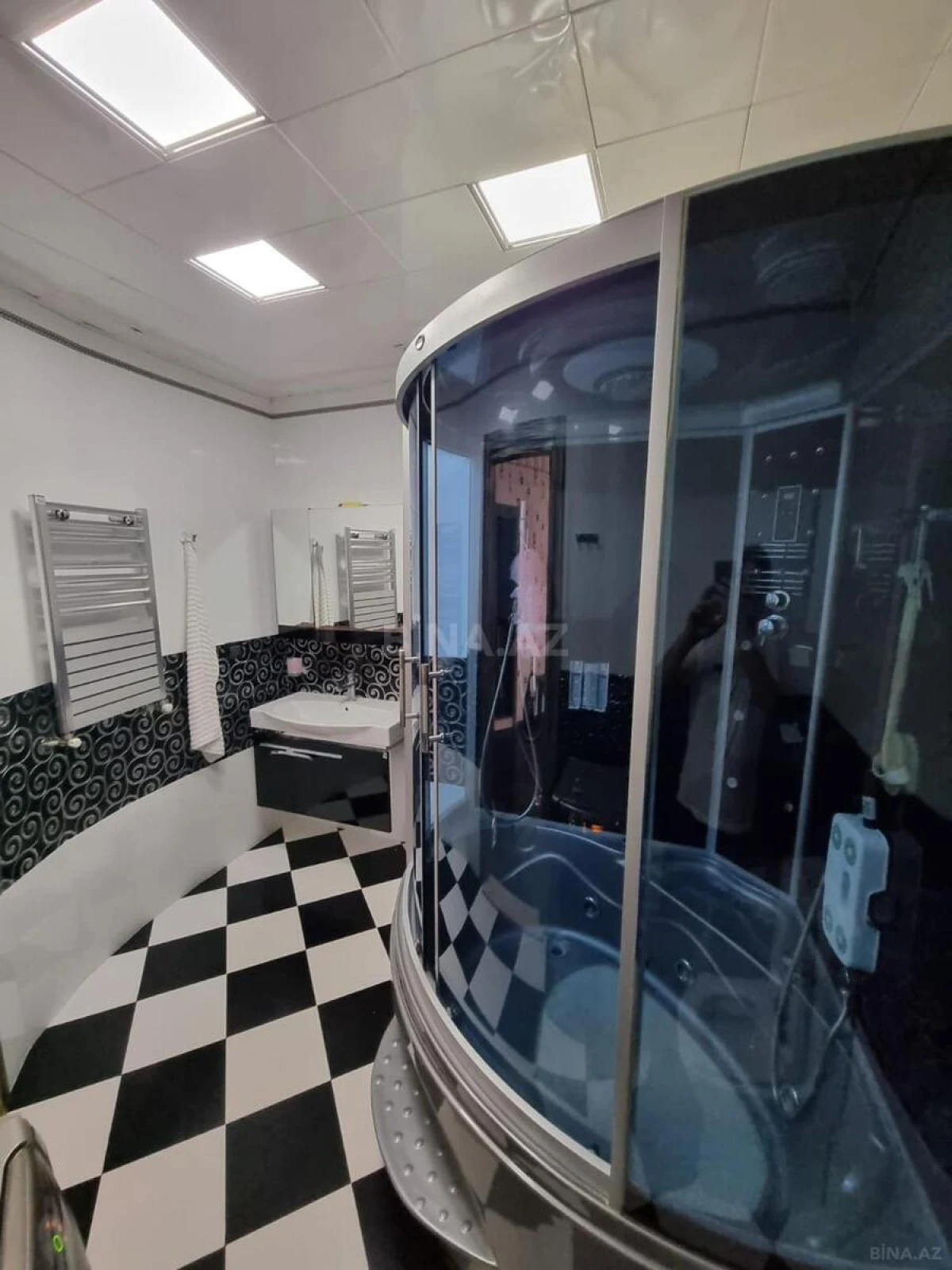 Kirayə verilir 3 otaqlı mənzil 165 m²