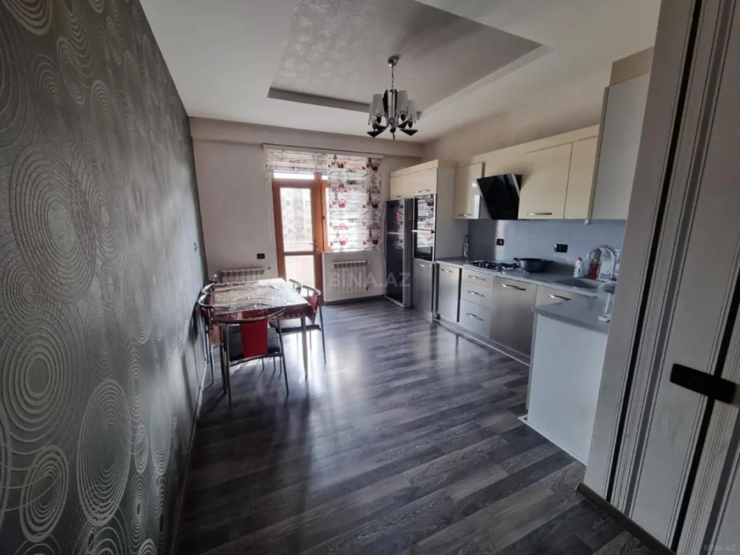 Kirayə verilir 3 otaqlı mənzil 165 m²