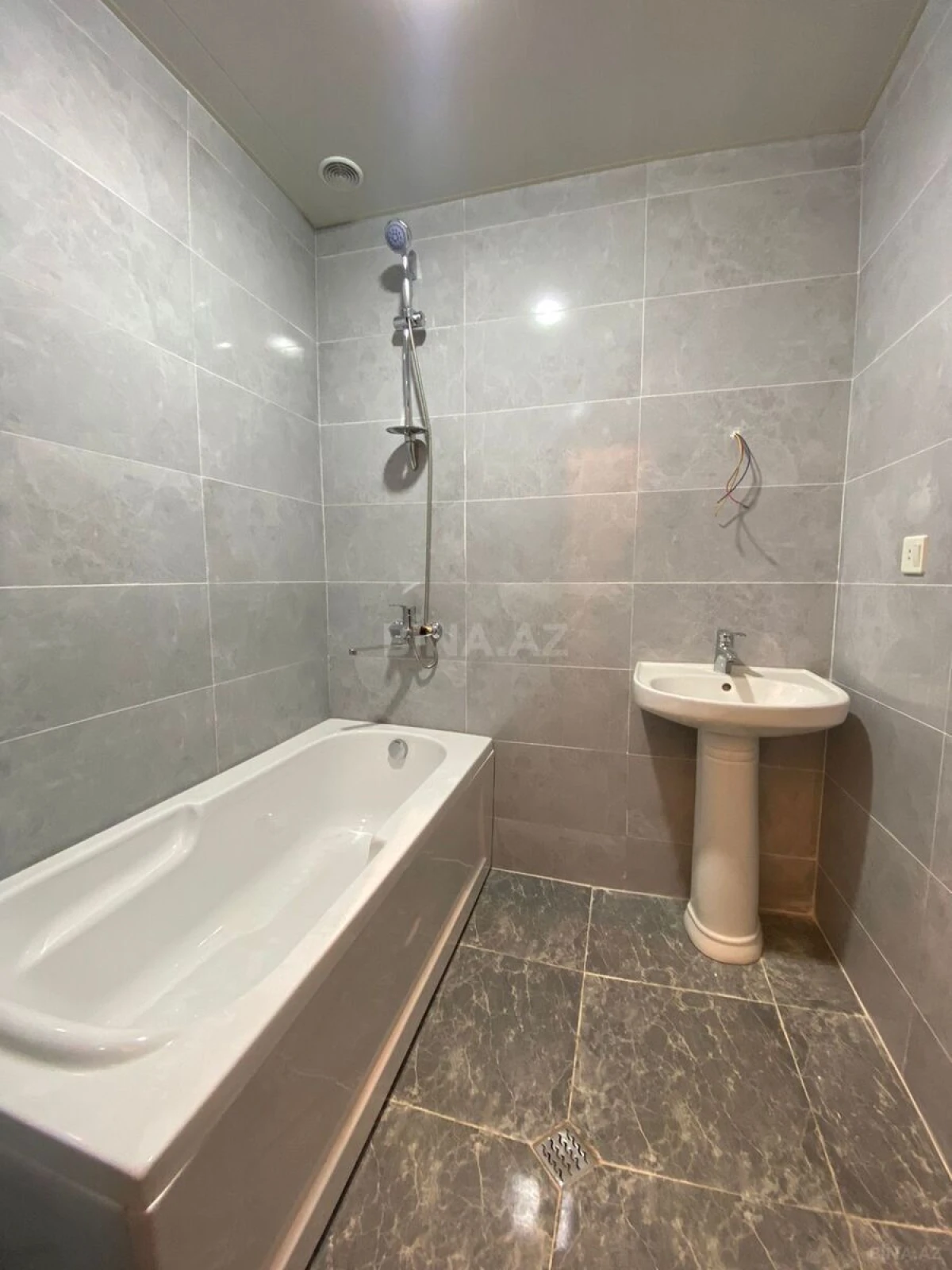 Satılır 3 otaqlı mənzil 75 m²