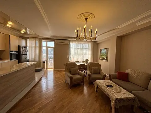 Satılır 3 otaqlı mənzil 120 m²