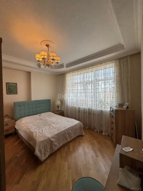 Satılır 3 otaqlı mənzil 120 m²