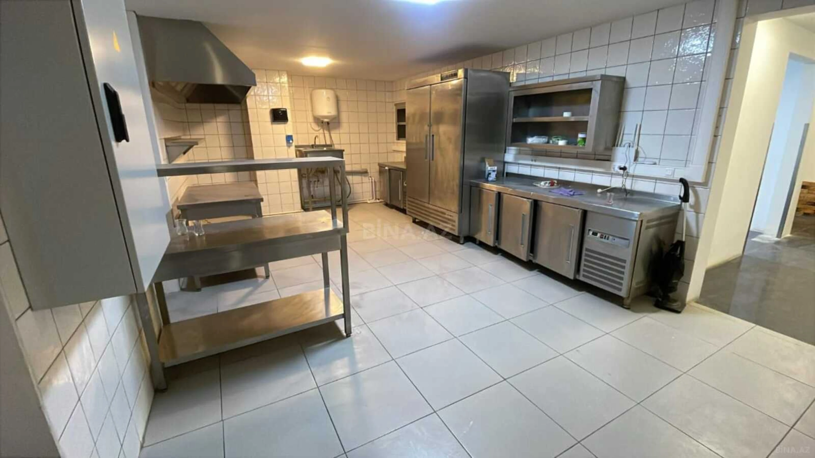 Satılır obyekt 850 m²