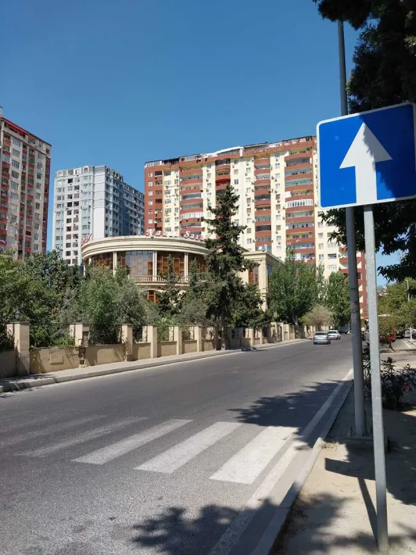 Kirayə verilir 3 otaqlı mənzil 120 m²