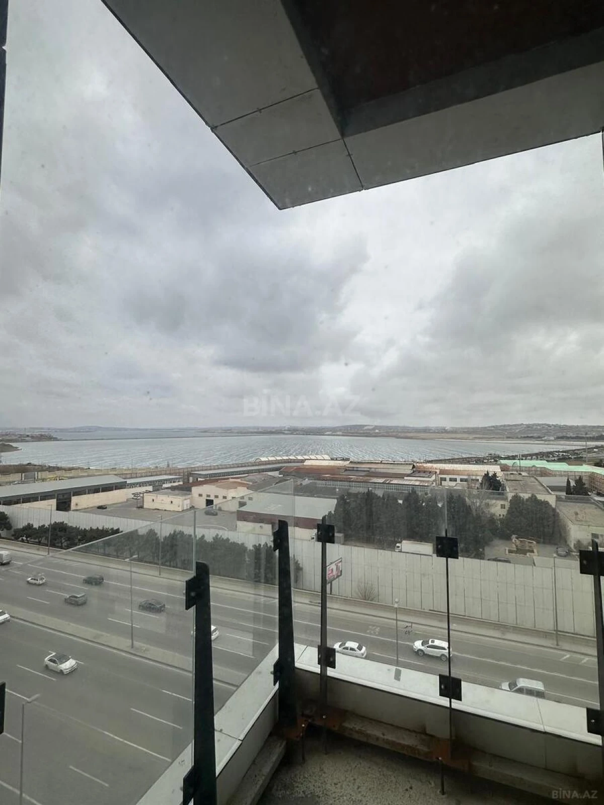 Satılır 3 otaqlı mənzil 128 m²