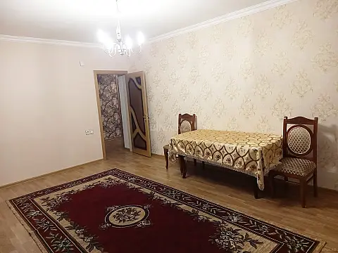 Kirayə verilir 2 otaqlı mənzil 75 m²