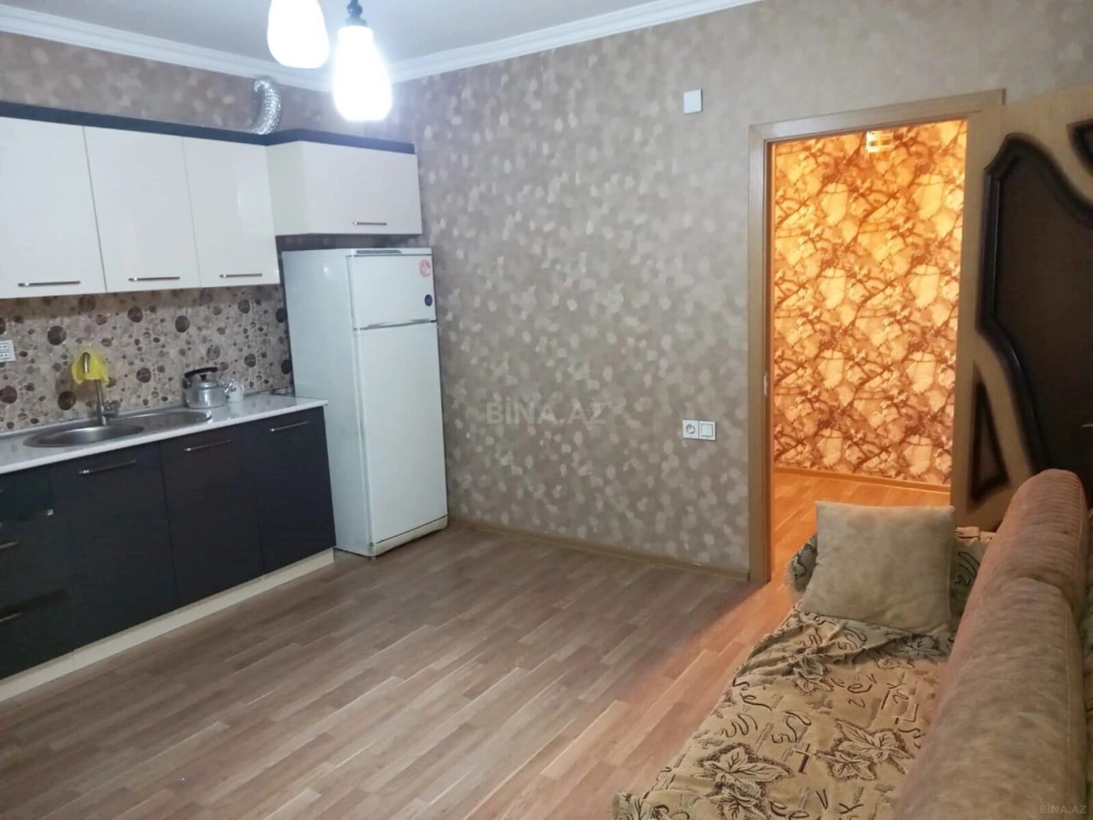 Kirayə verilir 2 otaqlı mənzil 75 m²