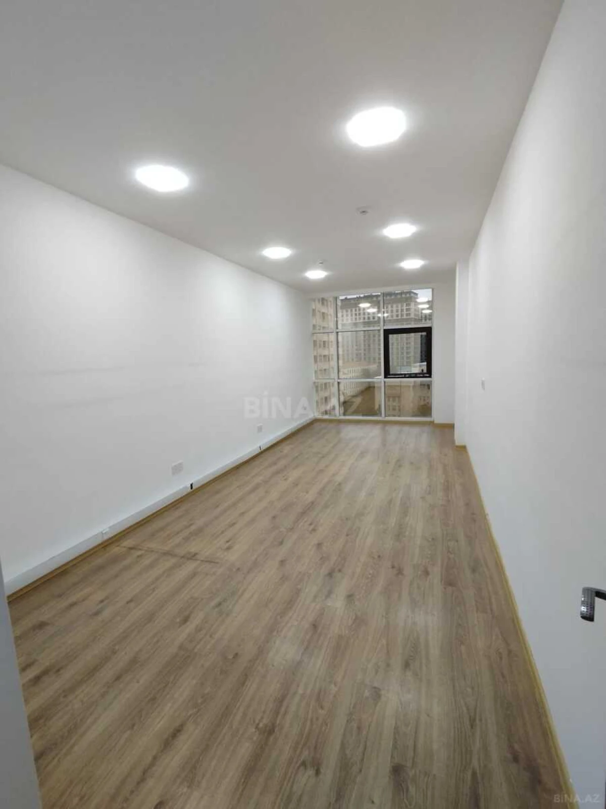 Kirayə verilir 1 otaqlı ofis 32 m²