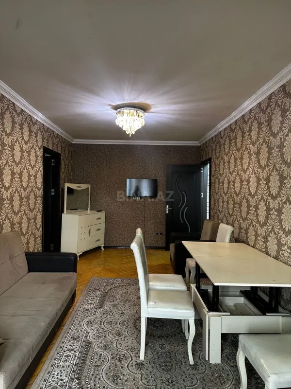 Kirayə verilir 2 otaqlı mənzil 60 m²