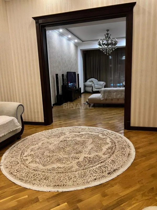 Kirayə verilir 3 otaqlı mənzil 130 m²