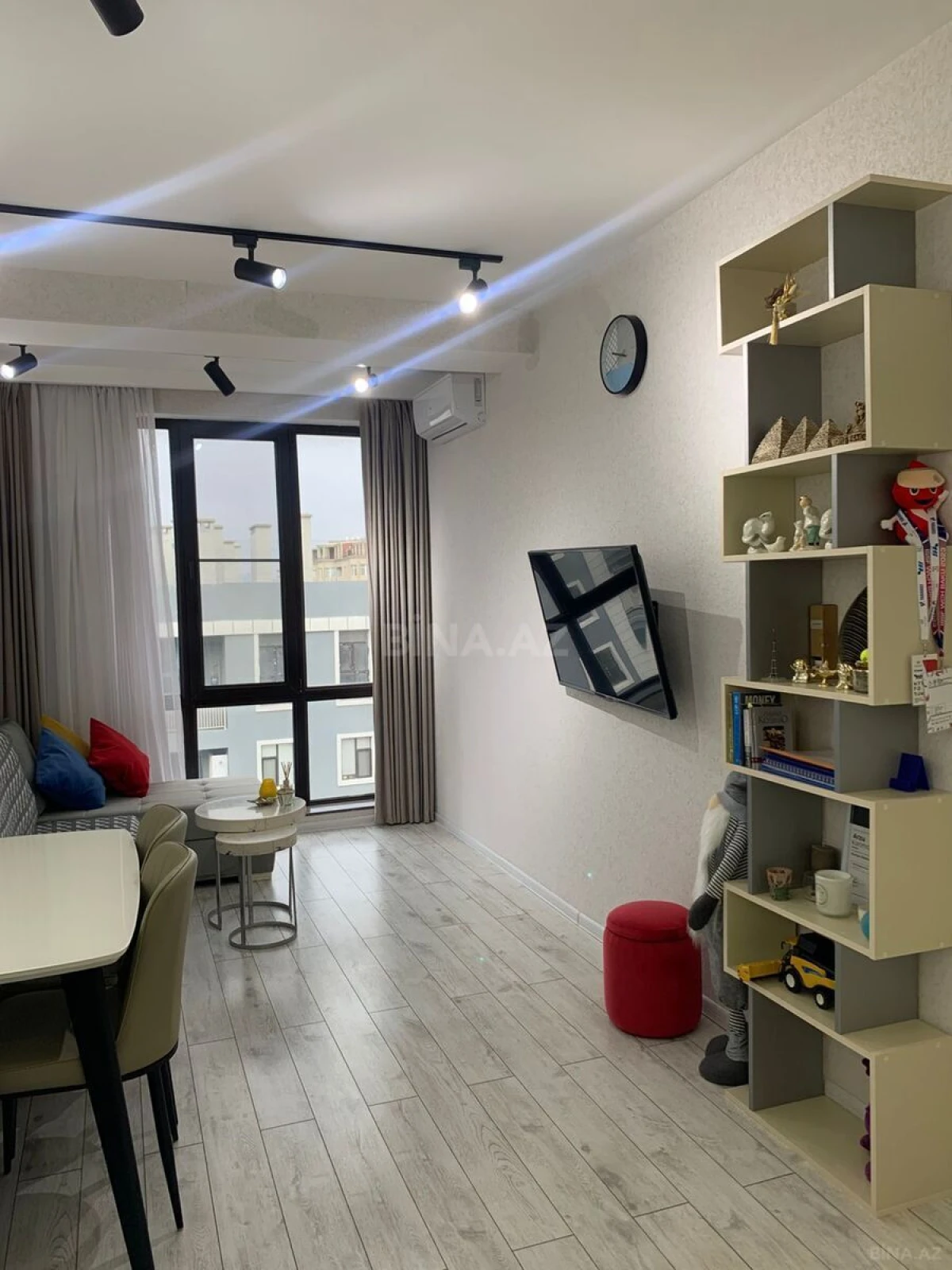 Satılır 2 otaqlı mənzil 62 m²