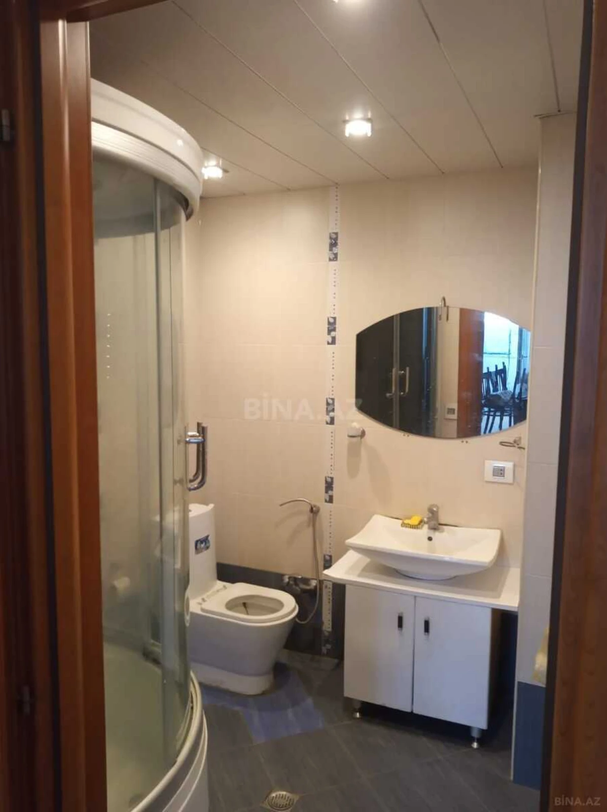 Satılır 2 otaqlı mənzil 73 m²