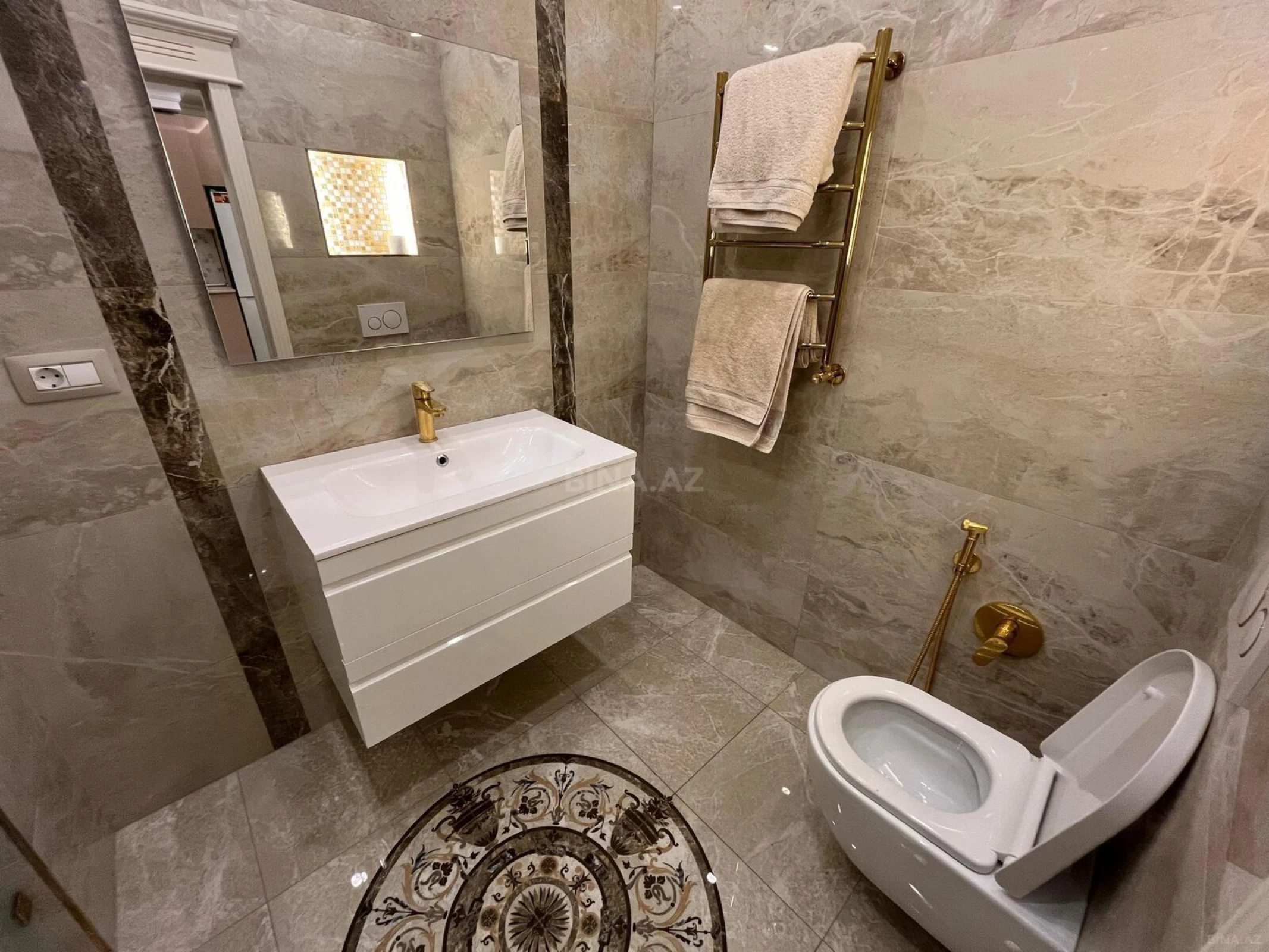 Kirayə verilir 2 otaqlı mənzil 65.1 m²