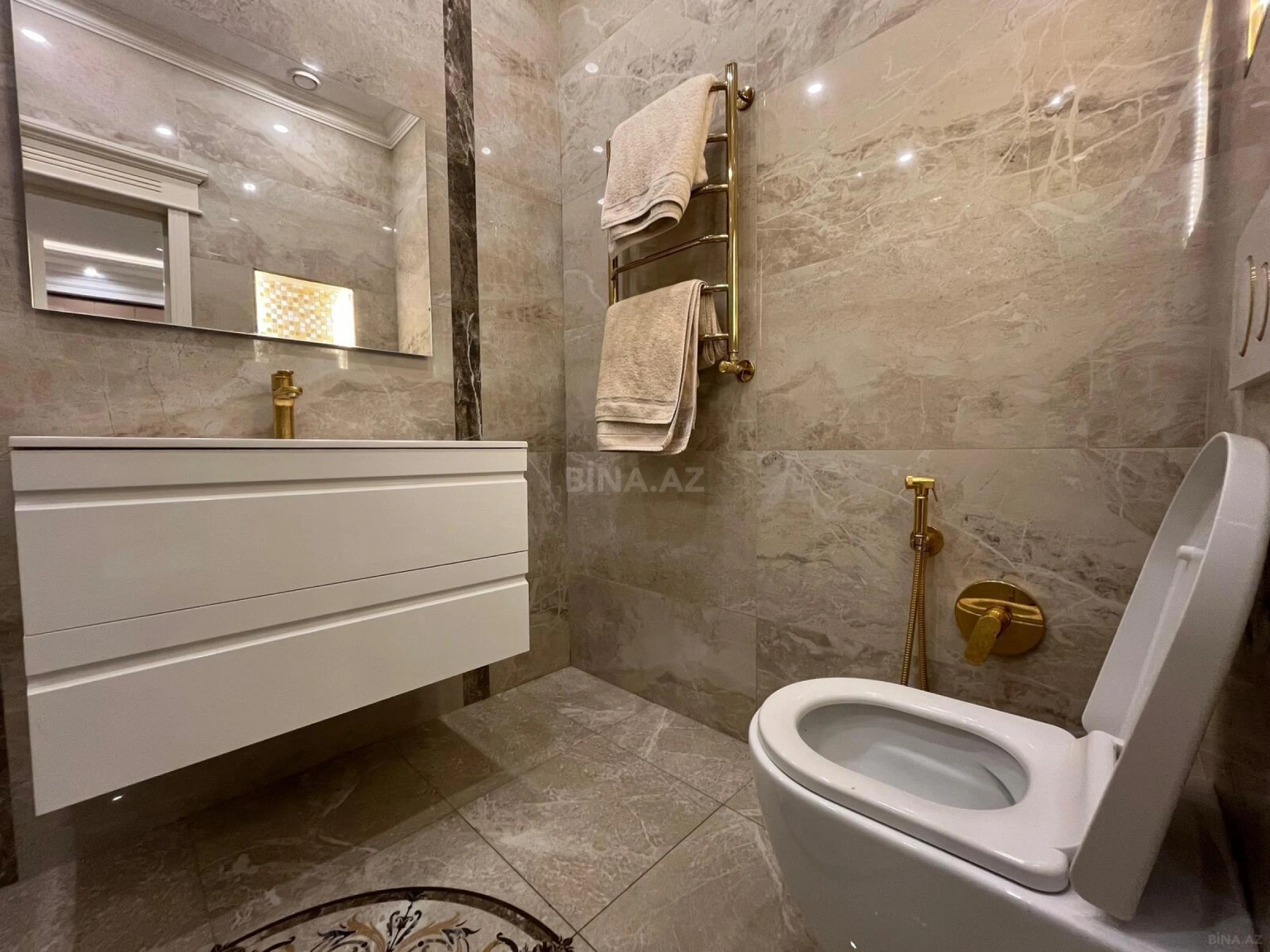 Kirayə verilir 2 otaqlı mənzil 65.1 m²