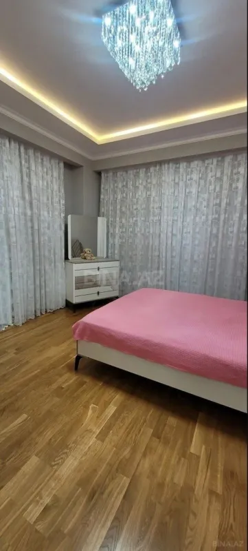 Kirayə verilir 2 otaqlı mənzil 80 m²