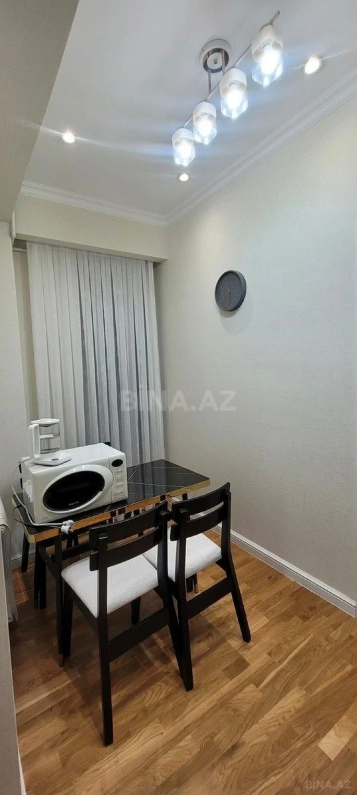 Kirayə verilir 2 otaqlı mənzil 80 m²