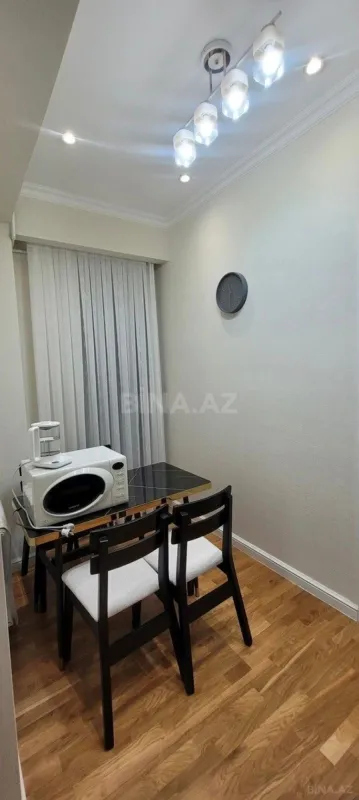 Kirayə verilir 2 otaqlı mənzil 80 m²