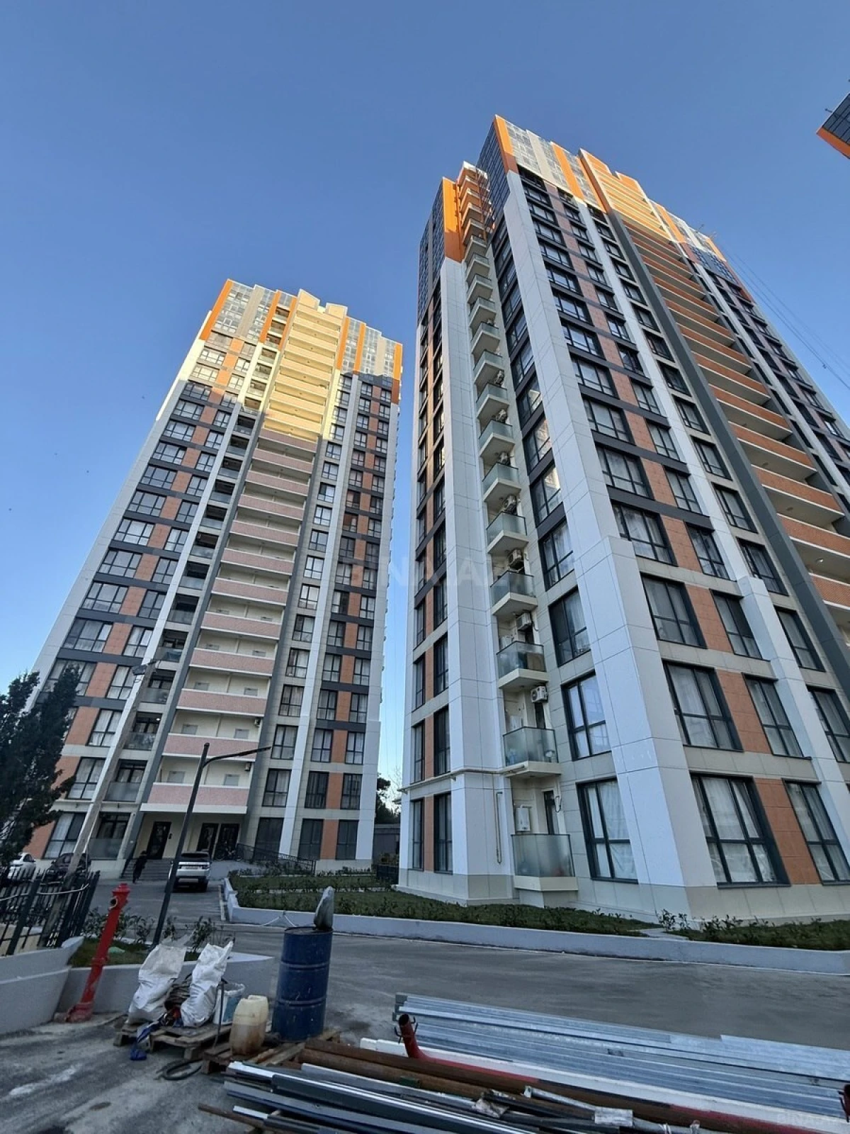 Kirayə verilir 2 otaqlı mənzil 80 m²