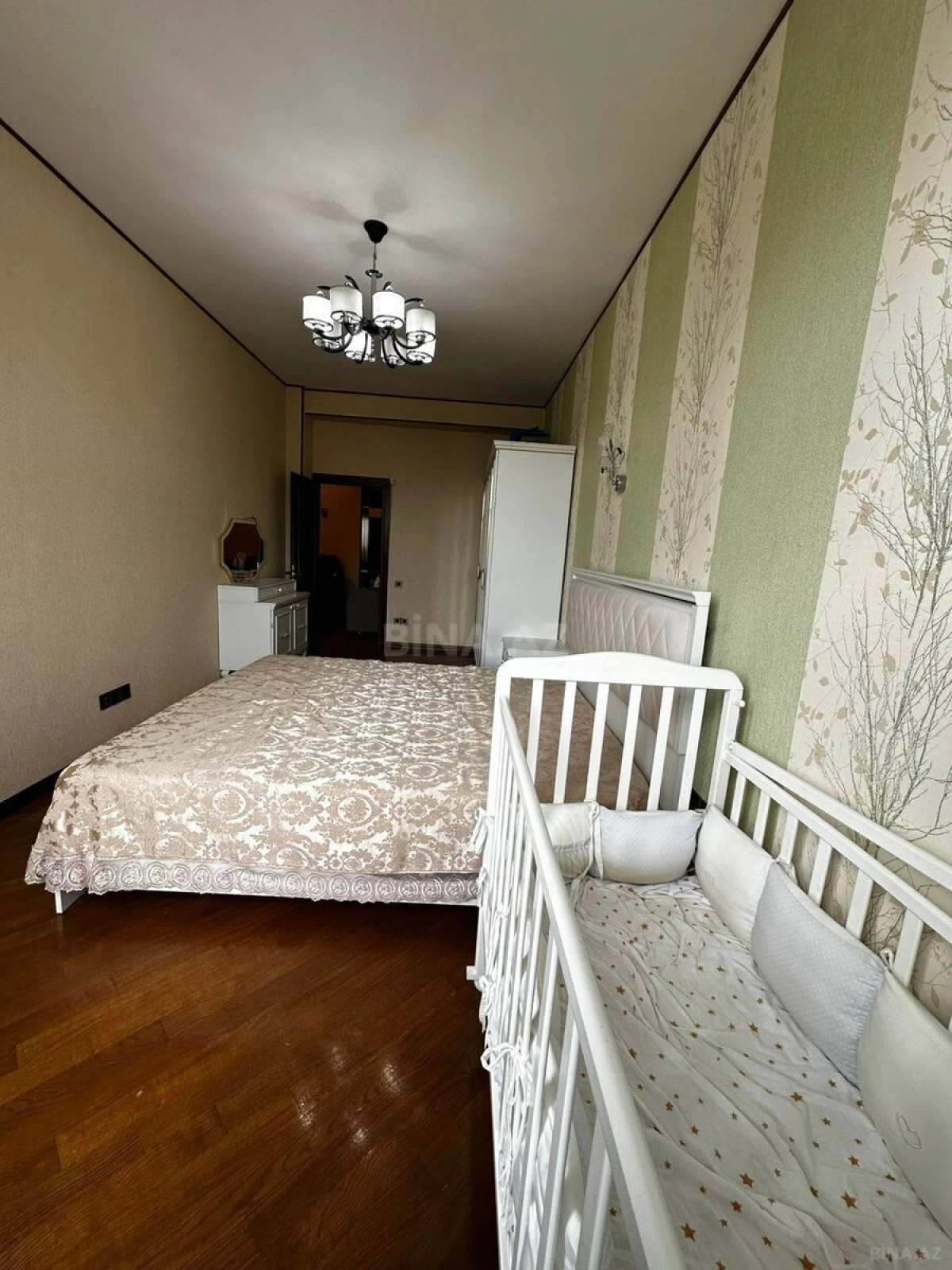 Satılır 3 otaqlı mənzil 124 m²