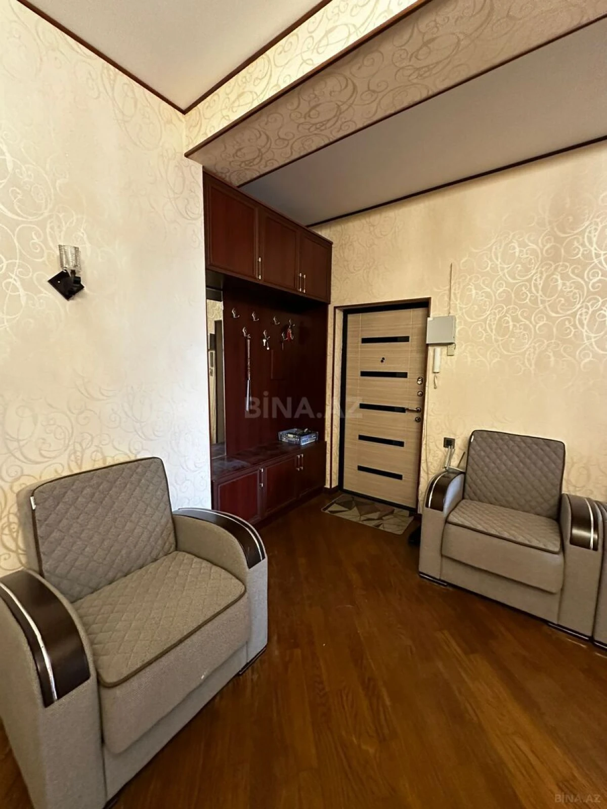 Satılır 3 otaqlı mənzil 124 m²