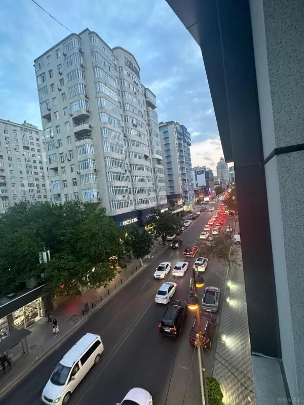 Kirayə verilir 4 otaqlı ofis 135 m²