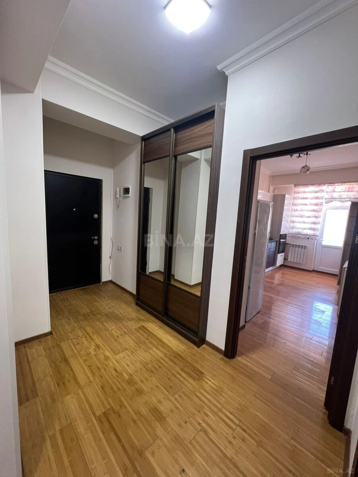 Satılır 3 otaqlı mənzil 94 m²