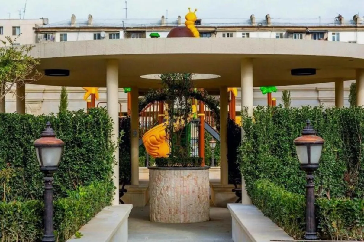 Satılır 3 otaqlı mənzil 119 m²