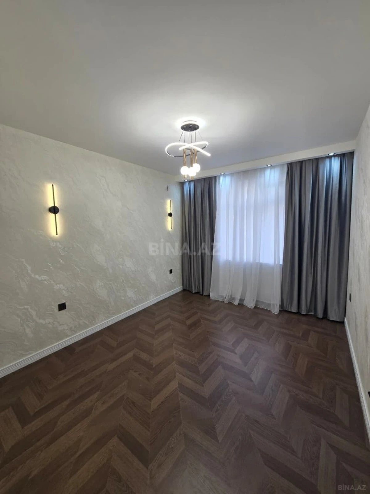 Satılır 3 otaqlı mənzil 82 m²