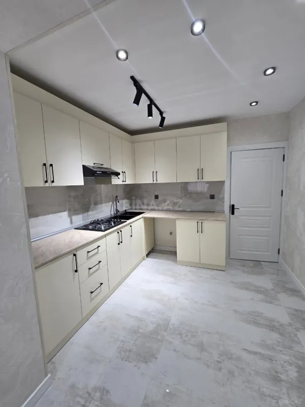 Satılır 3 otaqlı mənzil 82 m²