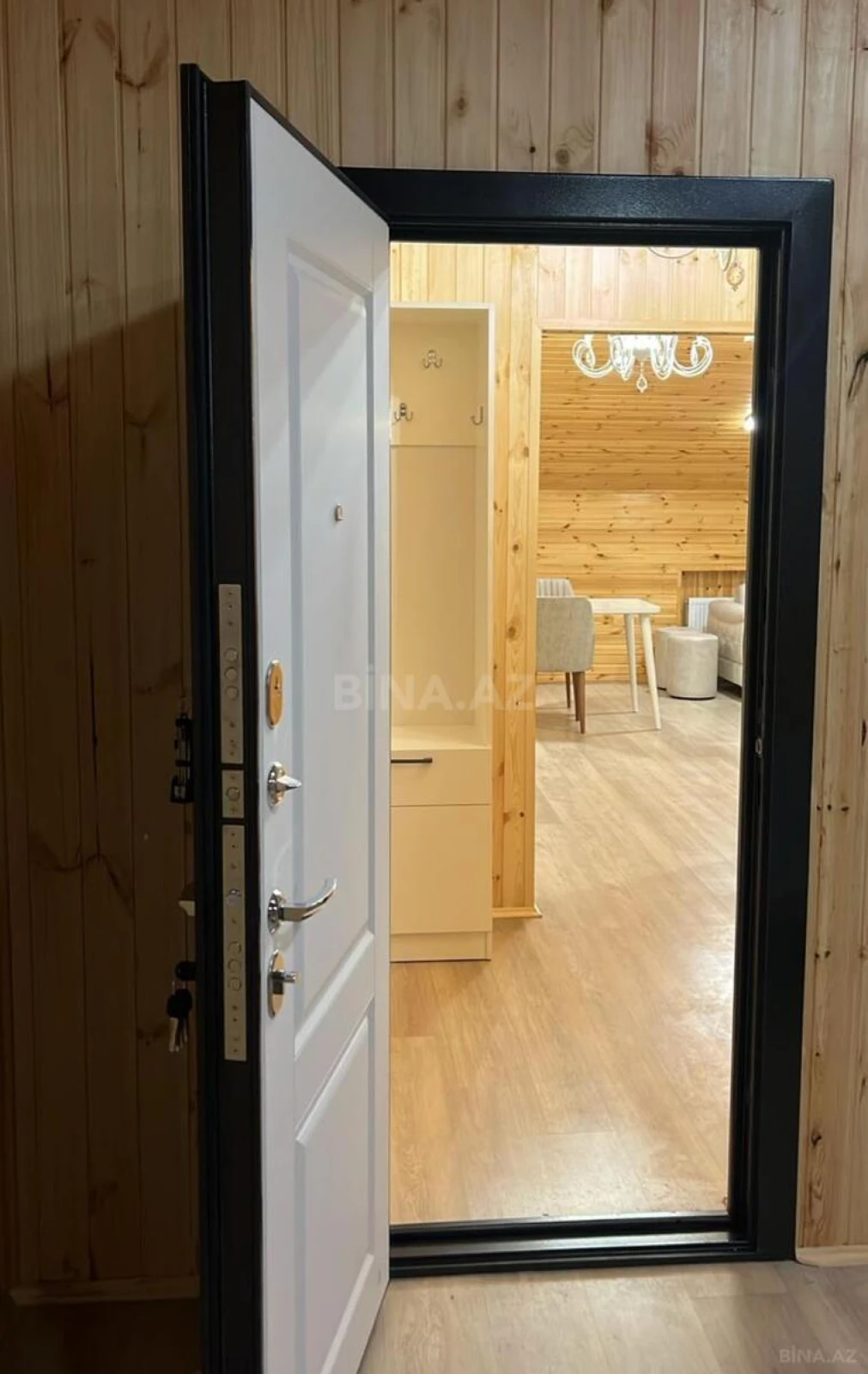 Kirayə verilir 2 otaqlı mənzil 75 m²