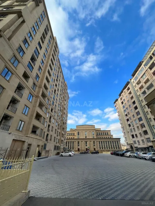 Satılır 3 otaqlı mənzil 155 m²