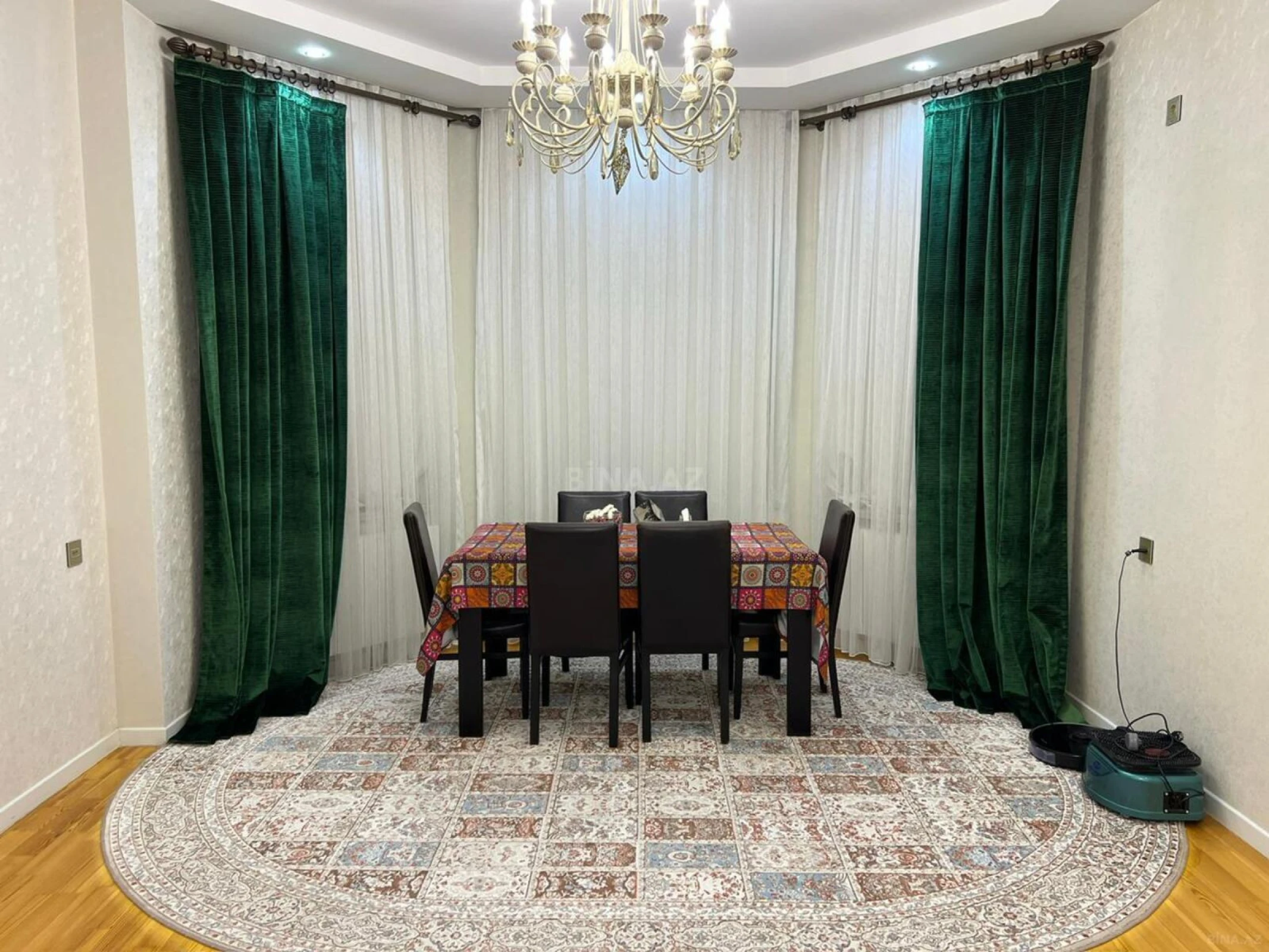 Satılır 6 otaqlı həyət evi 200 m²