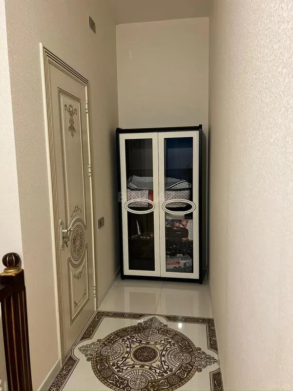 Satılır 6 otaqlı həyət evi 200 m²