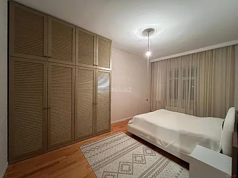 Satılır 6 otaqlı həyət evi 200 m²