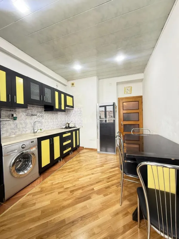 Satılır 3 otaqlı mənzil 110 m²