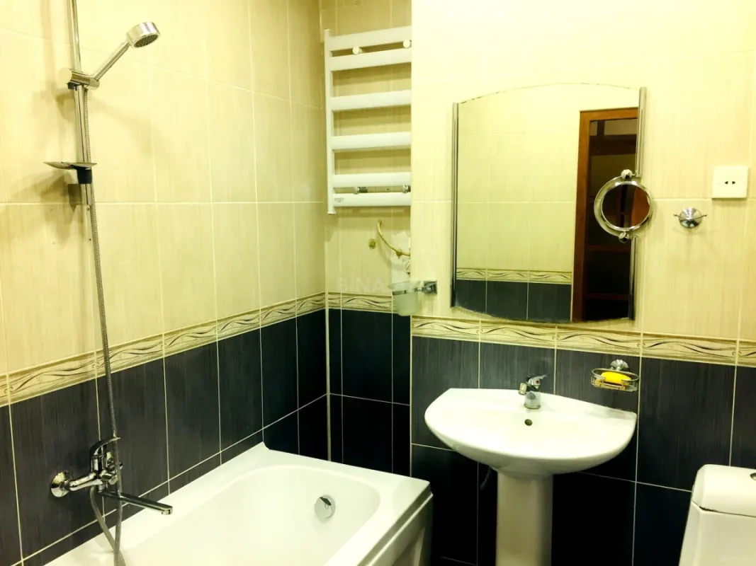 Kirayə verilir 2 otaqlı mənzil 60 m²