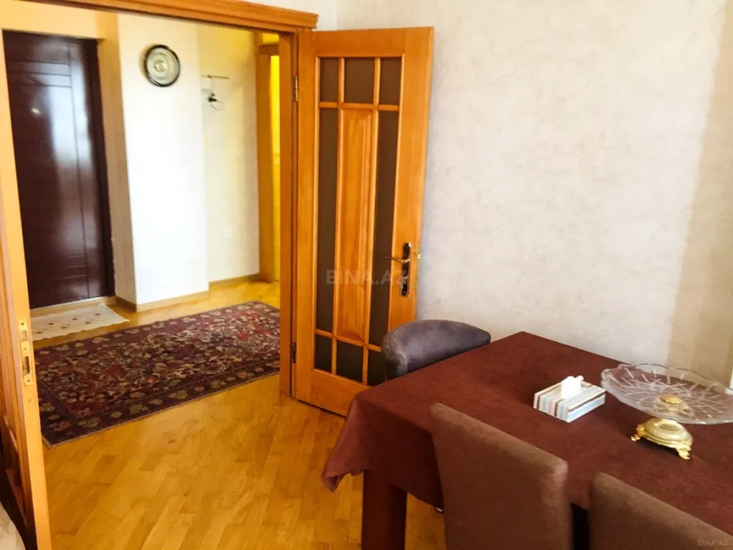 Kirayə verilir 2 otaqlı mənzil 60 m²