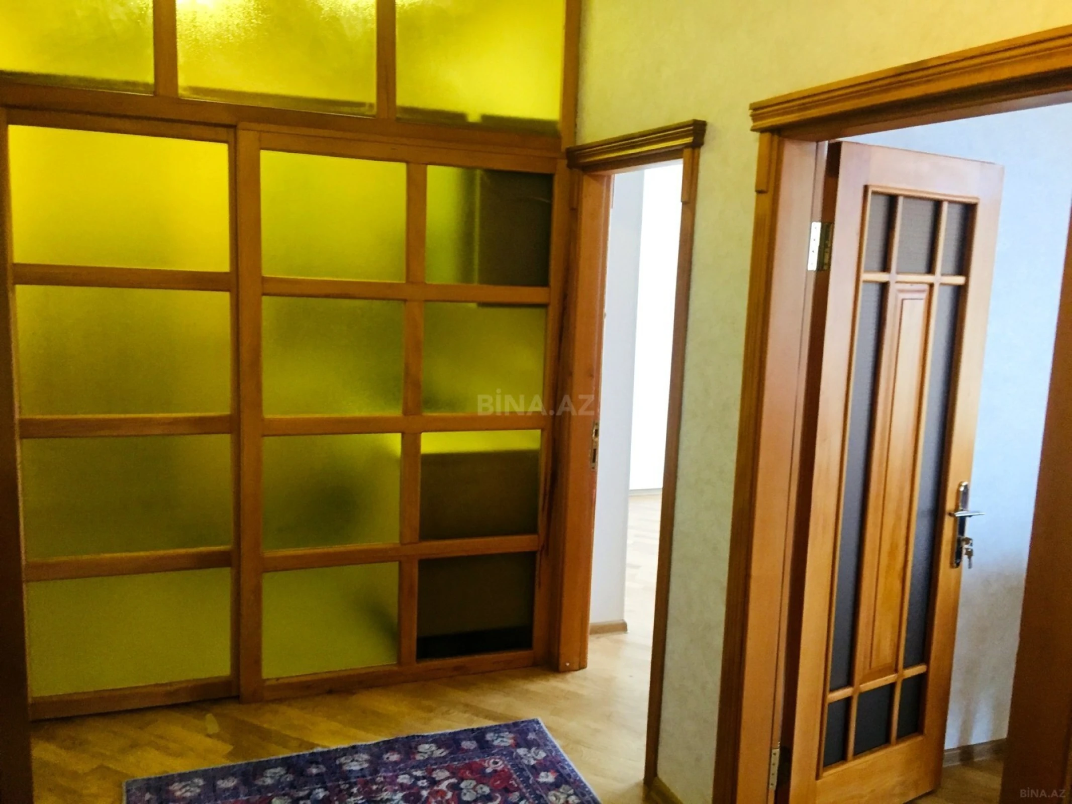Kirayə verilir 2 otaqlı mənzil 60 m²
