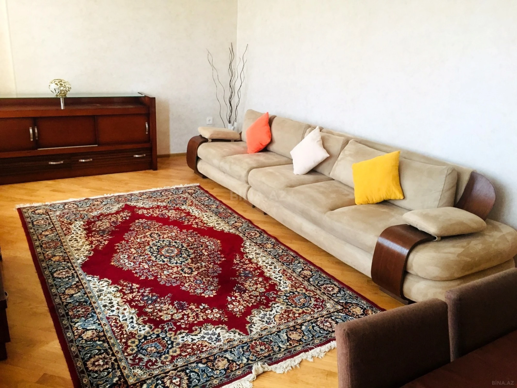 Kirayə verilir 2 otaqlı mənzil 60 m²