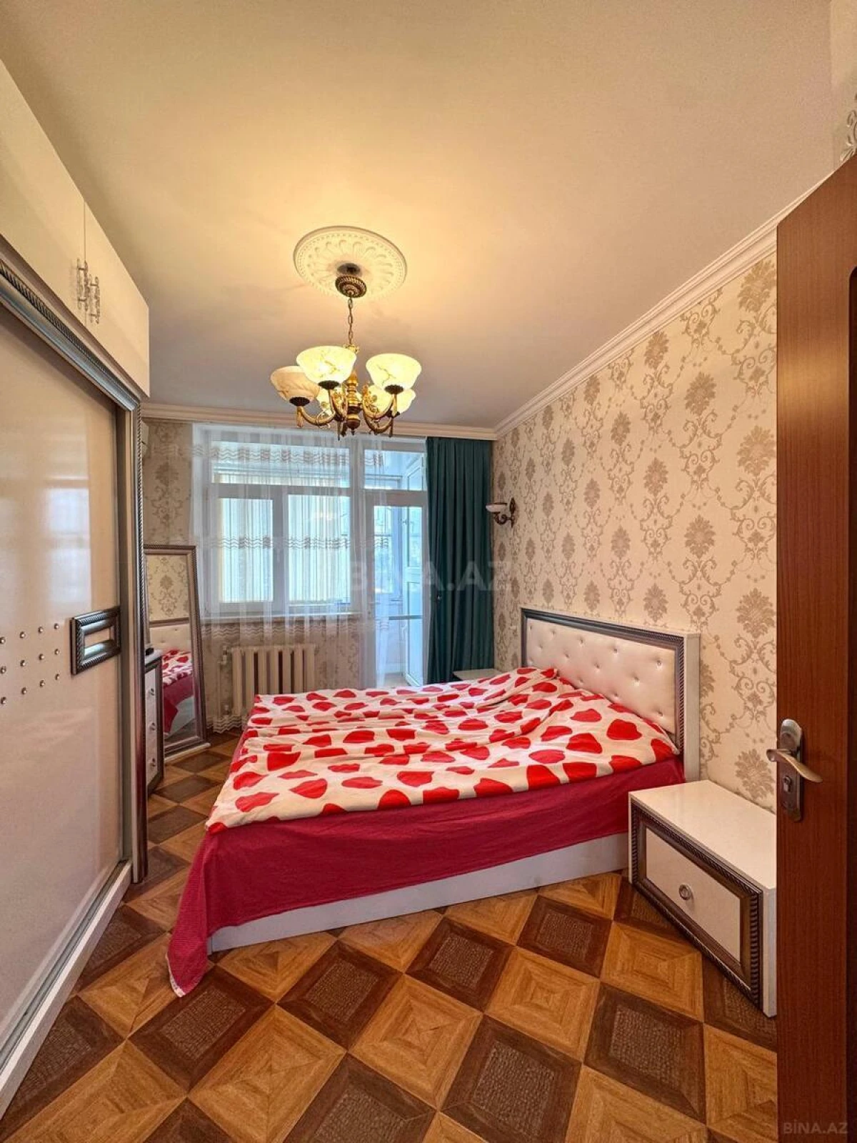 Satılır 4 otaqlı mənzil 85 m²