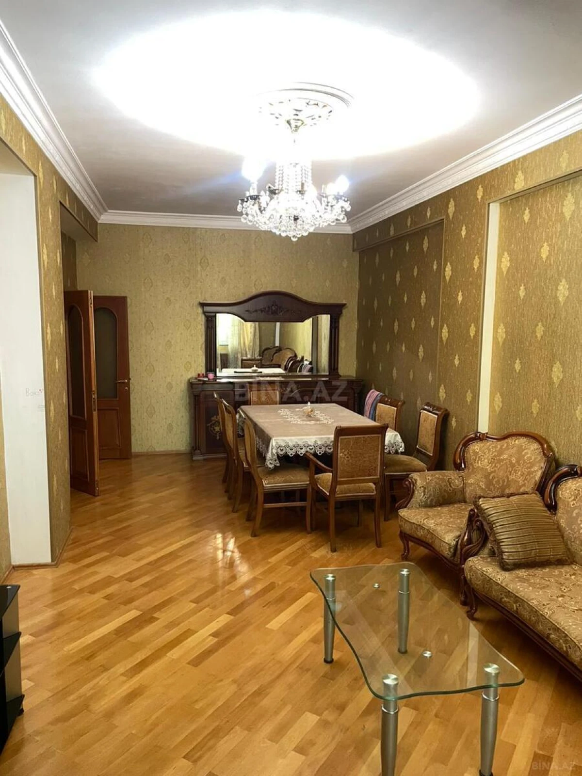Kirayə verilir 4 otaqlı mənzil 160 m²