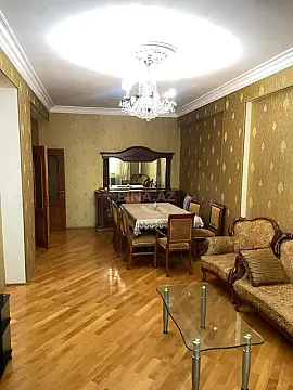Kirayə verilir 4 otaqlı mənzil 160 m²
