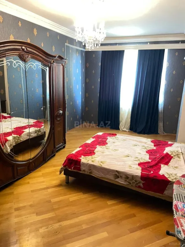 Kirayə verilir 4 otaqlı mənzil 160 m²