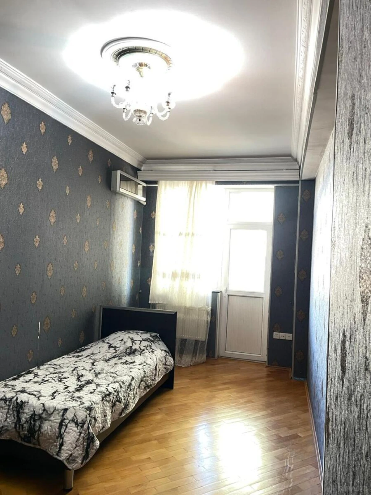 Kirayə verilir 4 otaqlı mənzil 160 m²