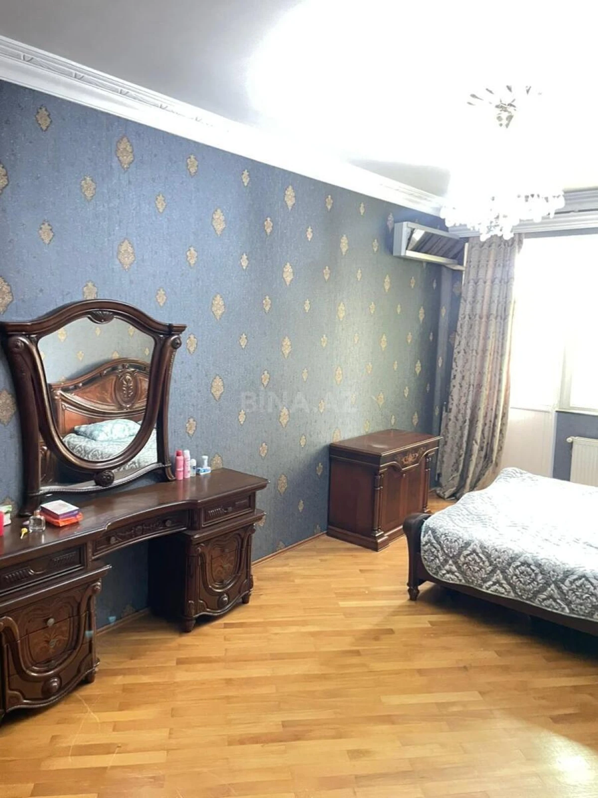Kirayə verilir 4 otaqlı mənzil 160 m²