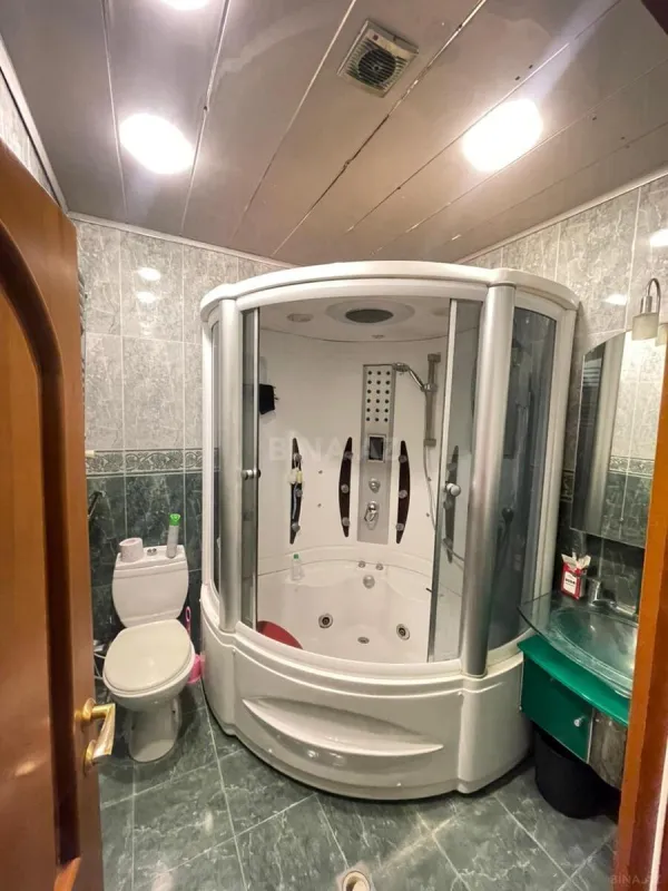 Kirayə verilir 4 otaqlı mənzil 160 m²