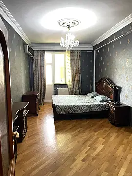 Kirayə verilir 4 otaqlı mənzil 160 m²